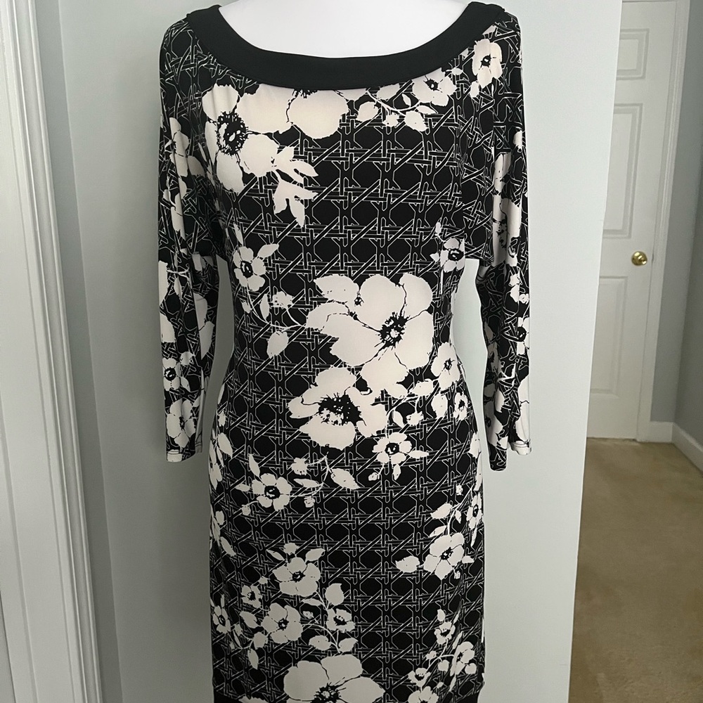 GORGEOUS LIKE NEW WHBM PRINT DRESS. Black/White. Size XS